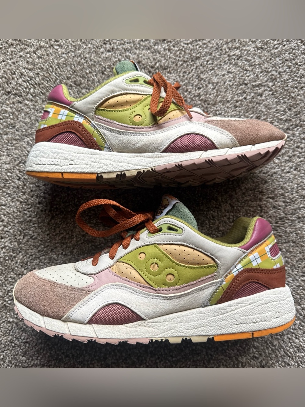 LIMITED EDITION Saucony Shadow 6000 “Holiday Leftovers” Size 9
